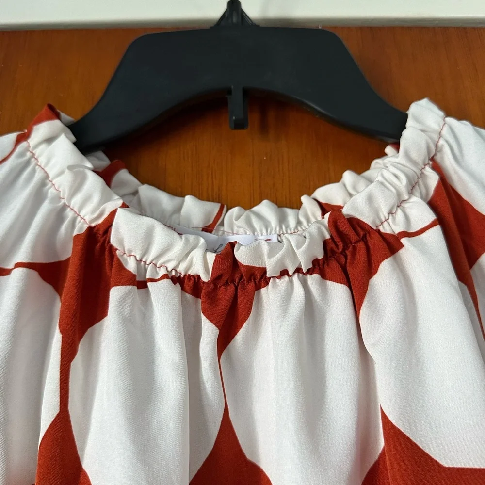 Bold Burnt Orange and White Patterned Blouse w/ Ruffled Sleeves - Picture 7 of 8